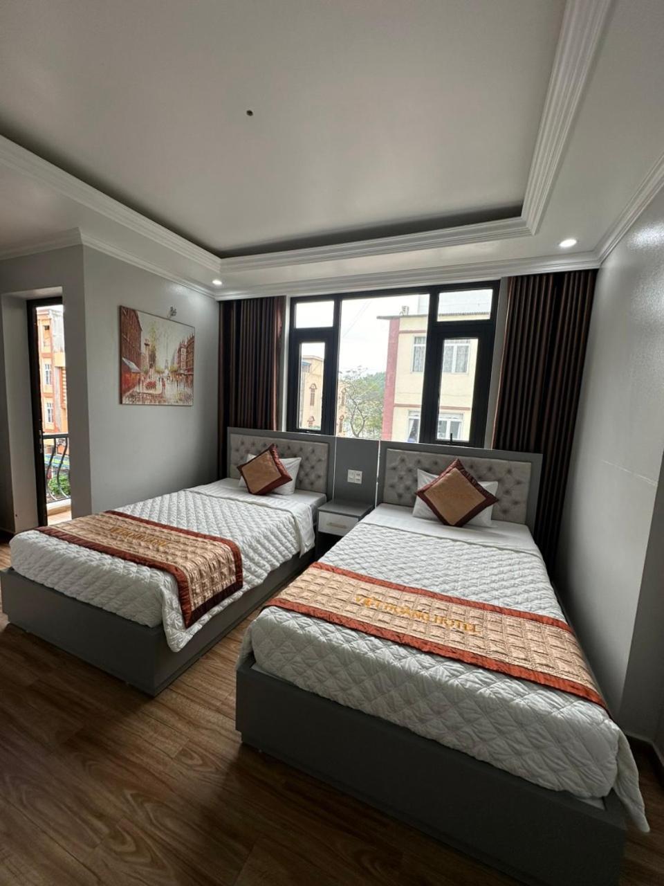 Viet Hoang Hotel Ha Long Bagian luar foto