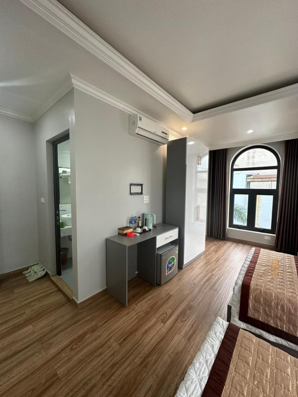 Viet Hoang Hotel Ha Long Bagian luar foto
