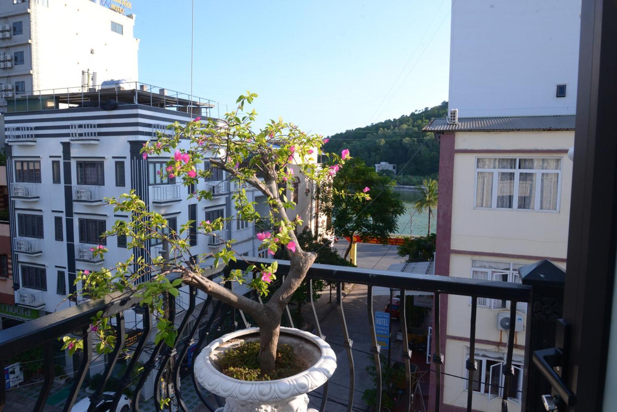 Viet Hoang Hotel Ha Long Bagian luar foto